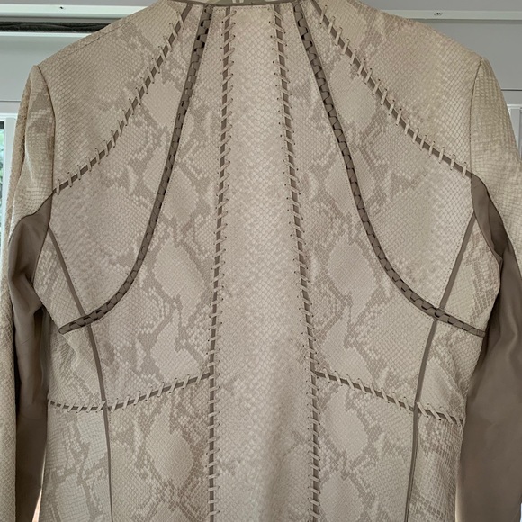 😍Elie Tahari Python Print Leather Jacket😍 - Picture 4 of 6
